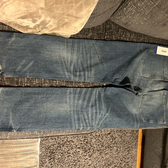 Denim - Picture 2 of 5